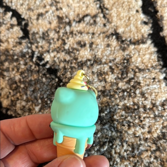 Pokemon Keychain set - Picture 6 of 6